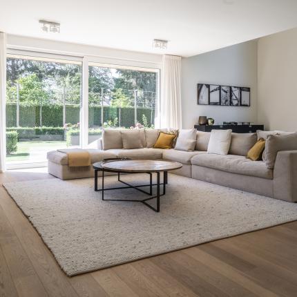 Interieur zithoek met parket Interieur zithoek met parket