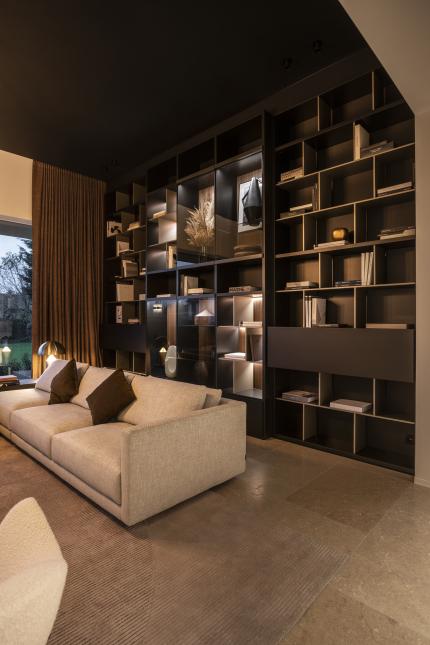 Multibat inspoiratiewoning met bibliotheekkast