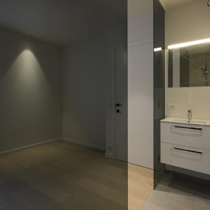 Aanpalende badkamer zorgt voor hotelsfeer