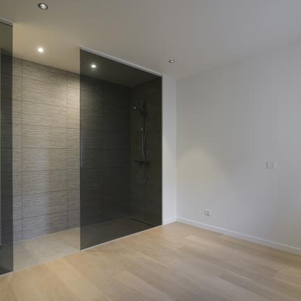 Badkamer in de slaapkamer voor hotelbeleving