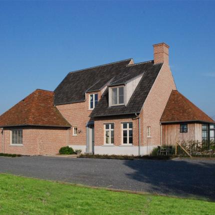 Voorgevel villa in landellijke stijl