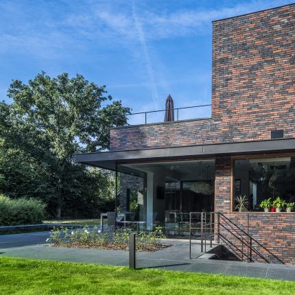 Architectuur eigenzinnige, strakke villa