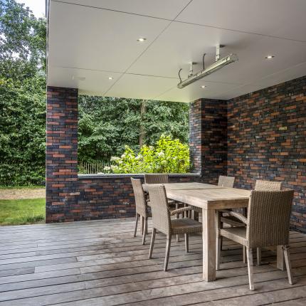 Overdekt terras met terrasverwarmers