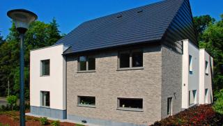 Voorgevel hedendaagse villa Voorgevel hedendaagse villa