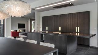 Multibat, moderne strakke villa met doorgedreven volumespel