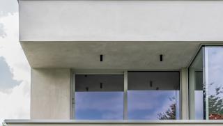 binnenstroomt Strakke, moderne villa waar het licht volop binnenstroomt