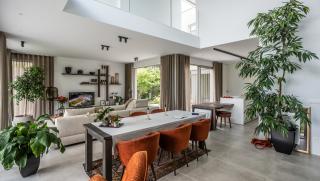 binnenstroomt binnenstroomt